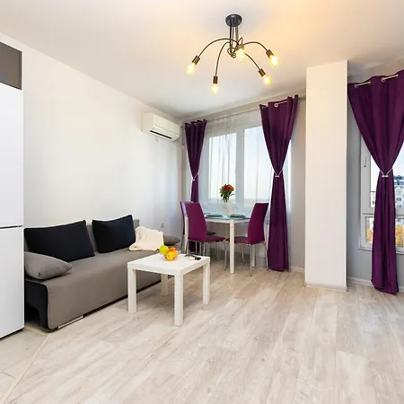 Valerie Walking Distance To Center