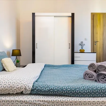 Valerie Walking Distance To Center