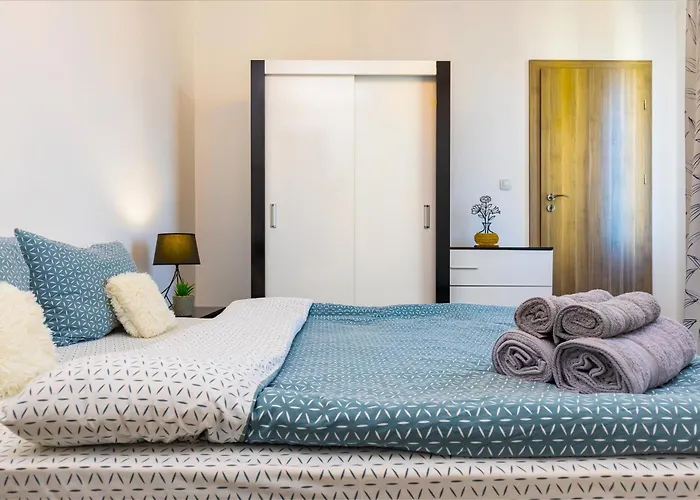 Valerie Walking Distance To Center